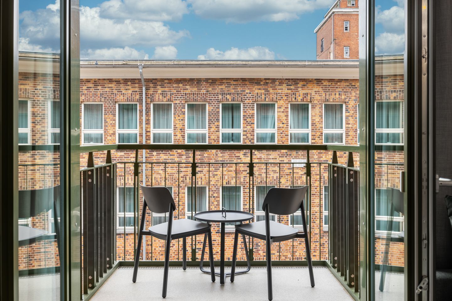 Krusespeicher Krusespeicher 4-53 Wismar - Balkon mit Gartenmöbeln