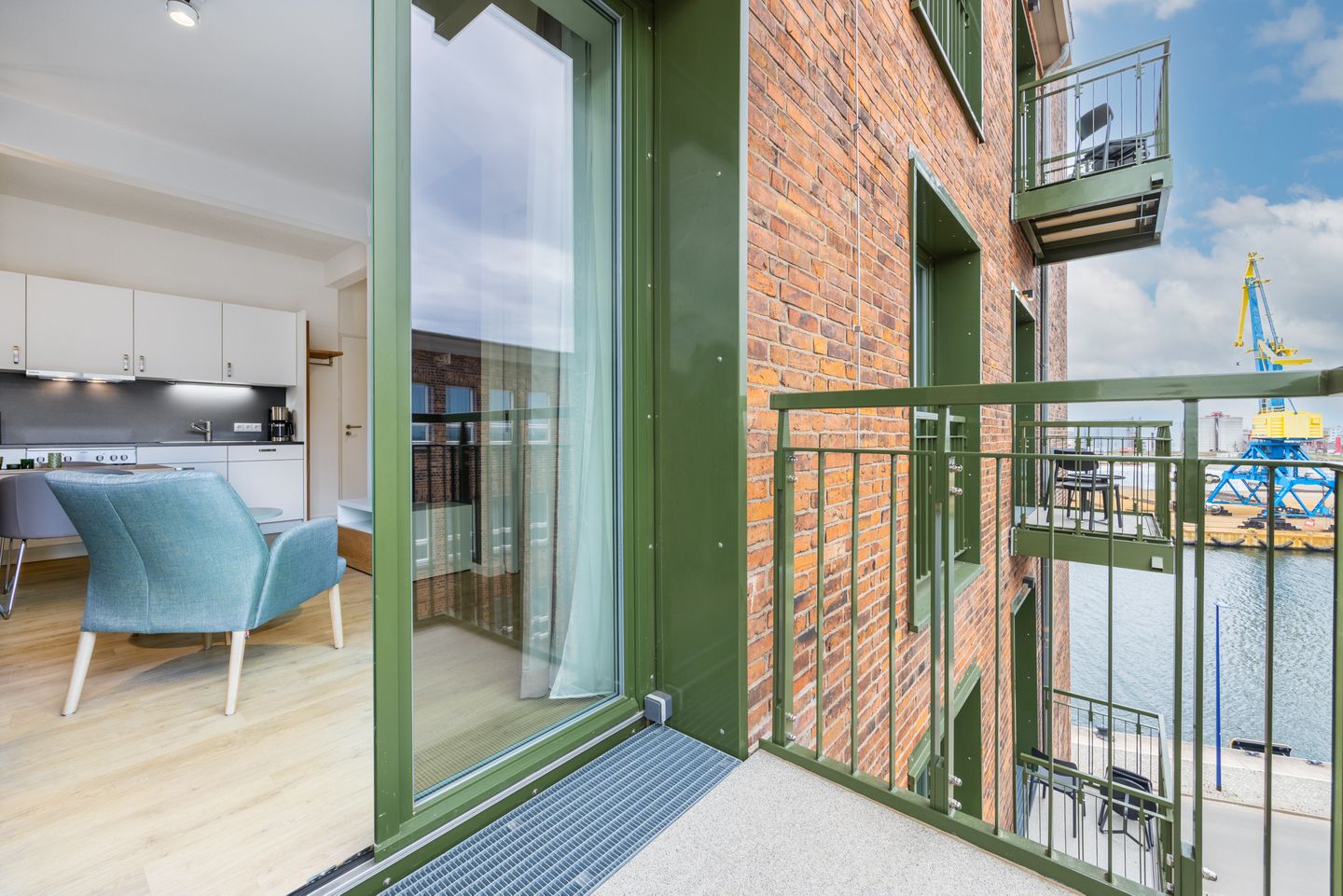 Krusespeicher Krusespeicher 4-53 Wismar - Balkon mit Gartenmöbeln