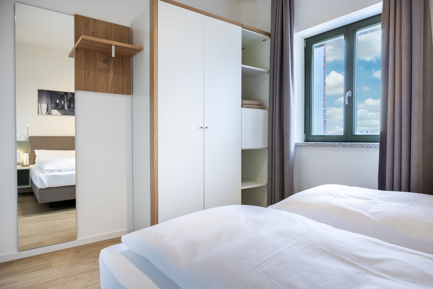 Krusespeicher Krusespeicher 4-55 Wismar - Schlafzimmer mit Doppelbett