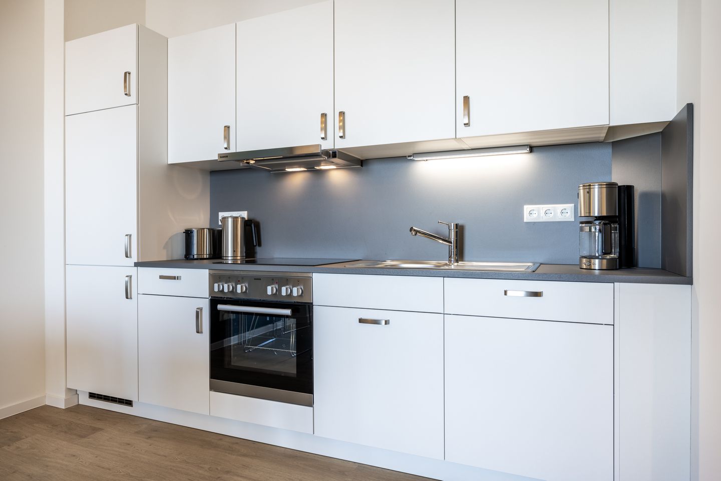 Krusespeicher Krusespeicher 4-58 Wismar - Küchenzeile mit Backofen