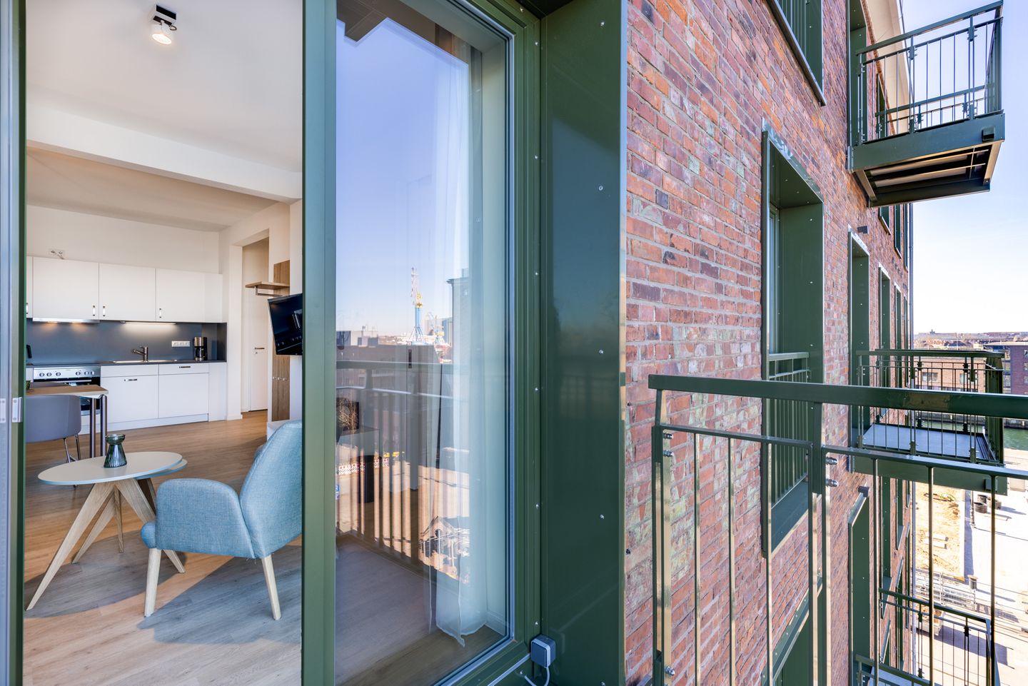 Krusespeicher Krusespeicher 4-58 Wismar - Balkon mit Gartenmöbeln