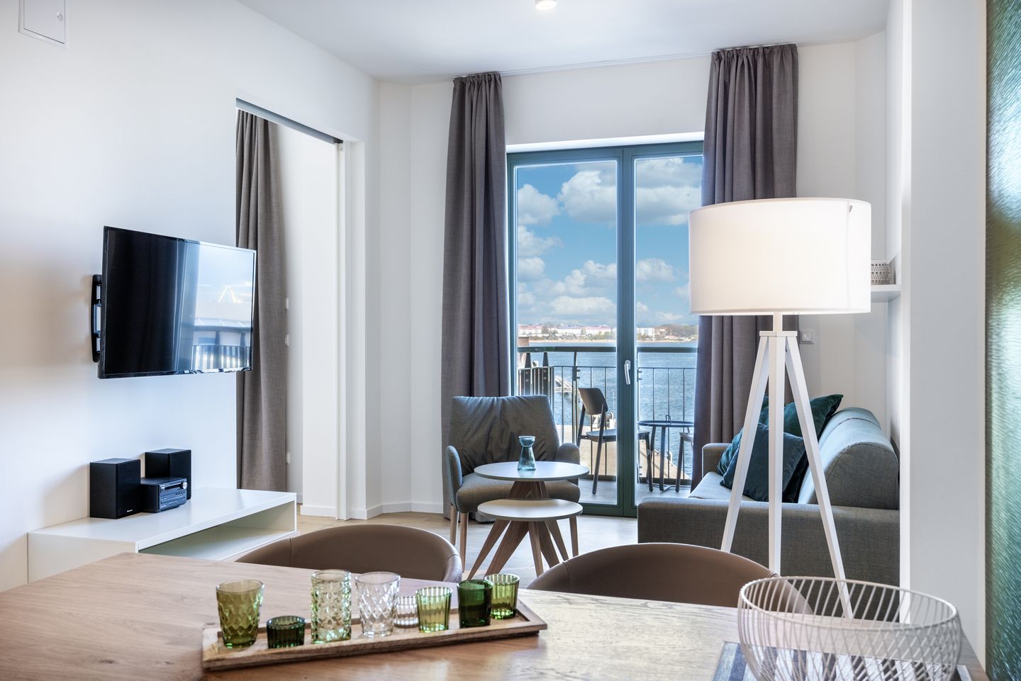 Krusespeicher Krusespeicher 4-59 Wismar - Wohn-Essbereich mit Couch