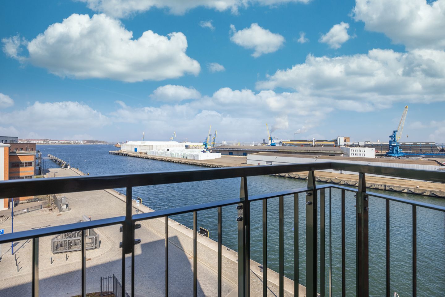 Krusespeicher Krusespeicher 4-59 Wismar - Balkon mit Gartenmöbeln