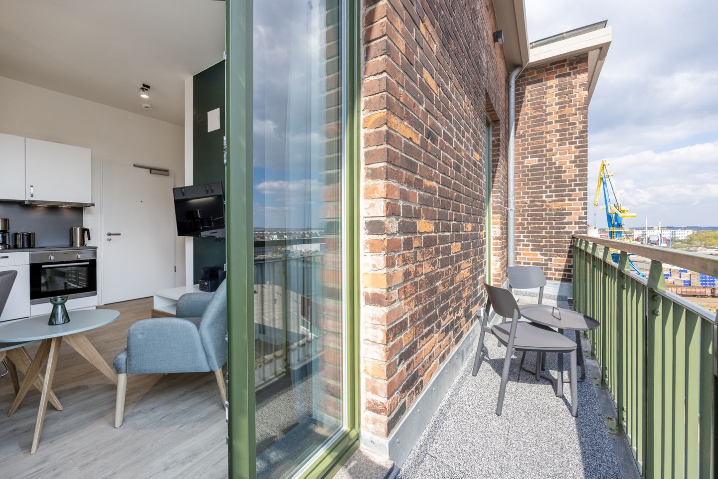 Krusespeicher Krusespeicher 6-69 Wismar - Balkon mit Gartenmöbeln