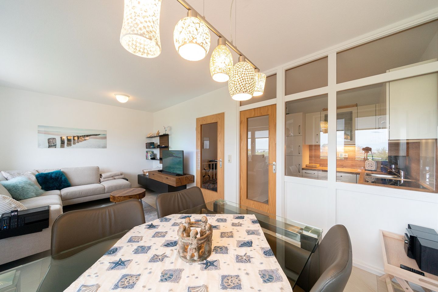 Hus Jadekieker Hus Jadekieker 24 Schillig - Wohn-/Essbereich mit Zugang zur Küche