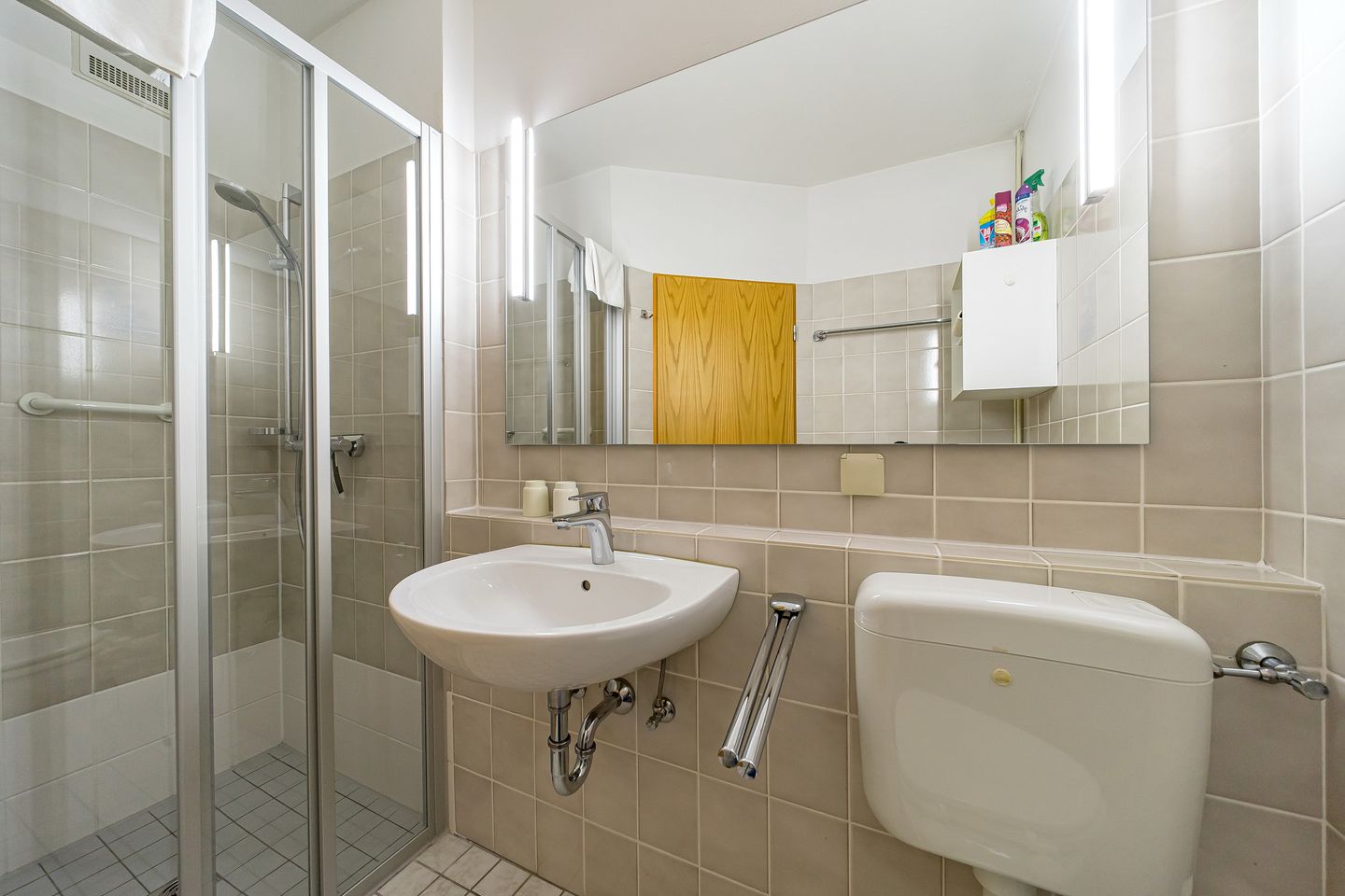 Hus Strandkieker Hus Strandkieker 08 Schillig - Badezimmer mit Waschtisch und Dusche