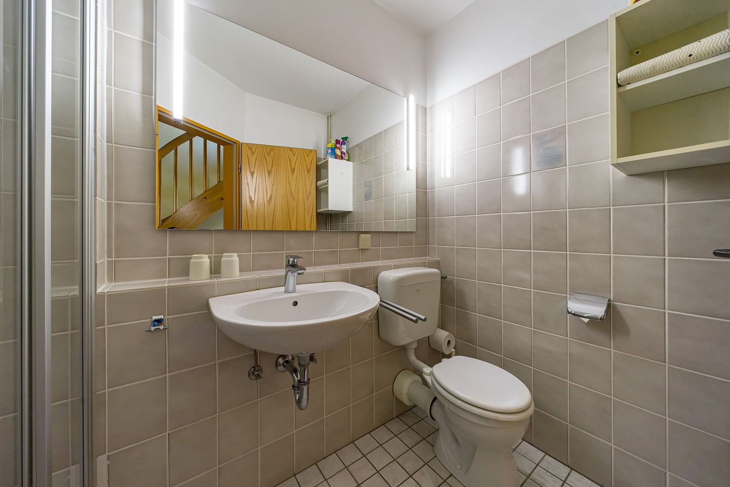 Hus Strandkieker Hus Strandkieker 08 Schillig - Badezimmer mit Waschtisch und WC