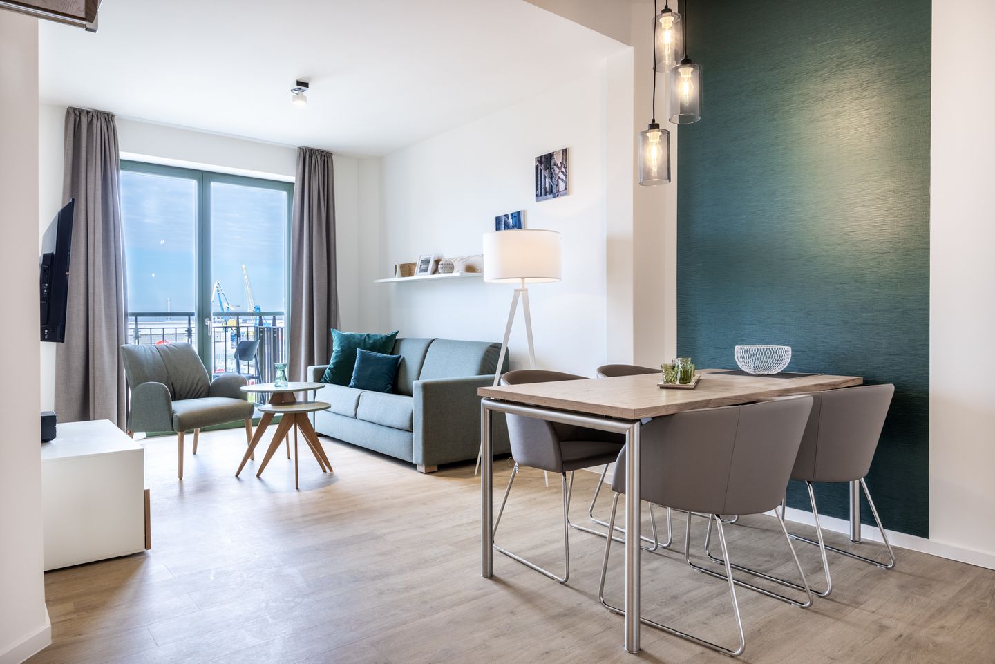 Krusespeicher Krusespeicher 5-66 Wismar - Wohn-Essbereich mit Couch