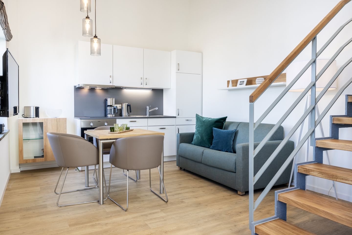 Krusespeicher Krusespeicher 6-68 Wismar - Wohn-Essbereich mit Couch