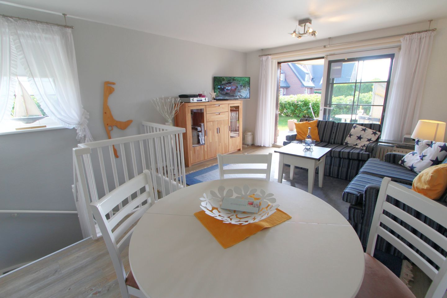  Frisia - Mittelweg 13, App. F Wenningstedt - Wohnzimmer