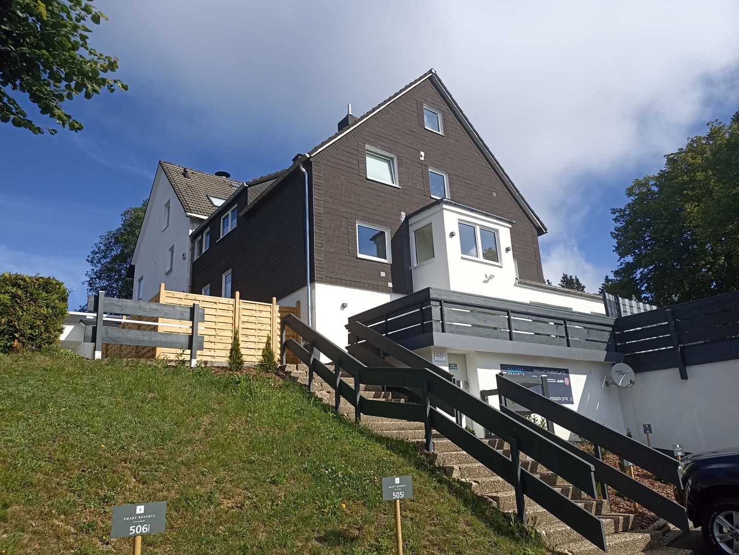 Smart Resorts Haus Saphir Ferienwohnung 507 Winterberg - Neuastenberg - Fassade / Eingang