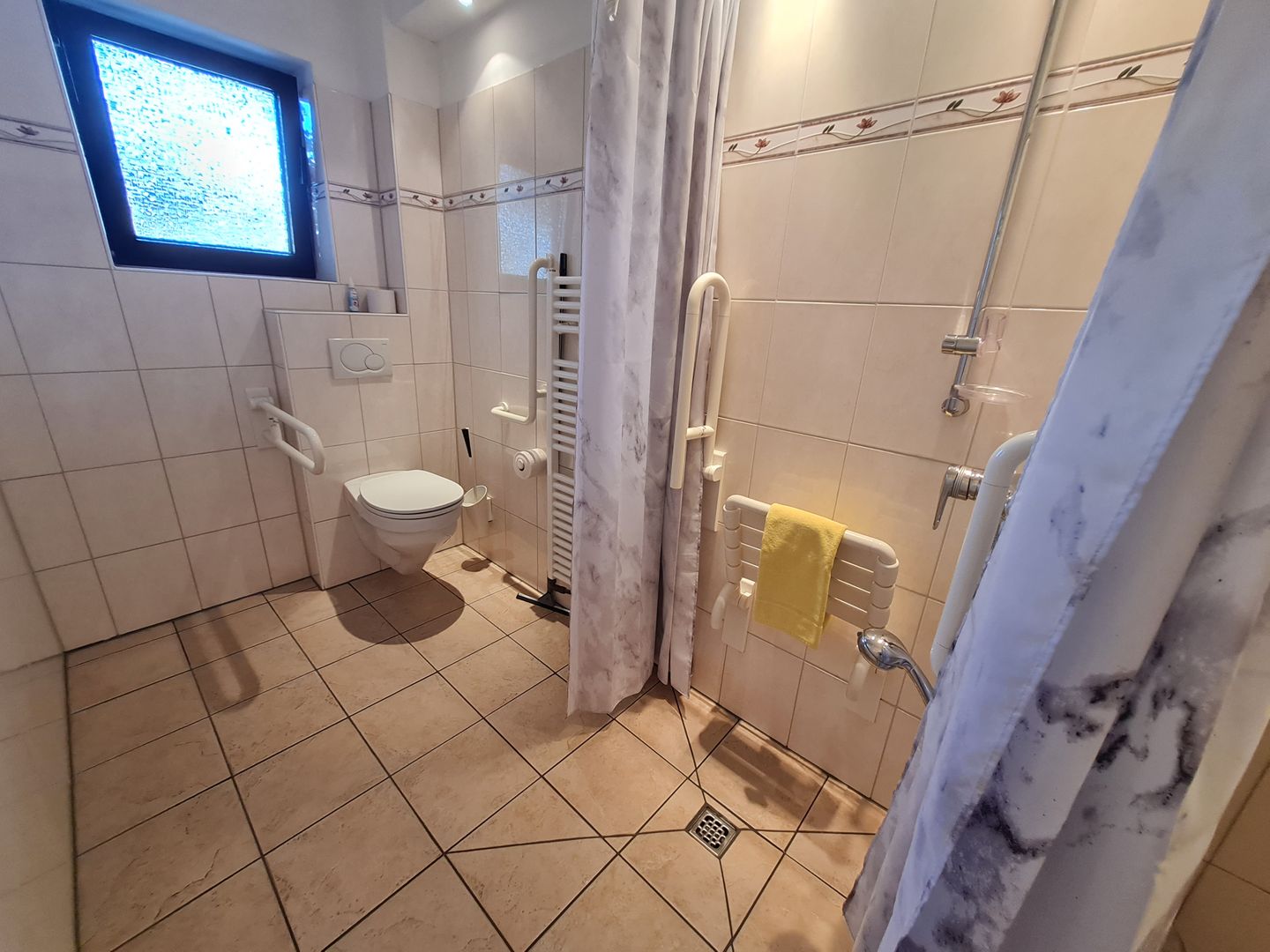 Haus Ekke Nekkepenn II, Whg. D2 Wyk auf Föhr - Badezimmer