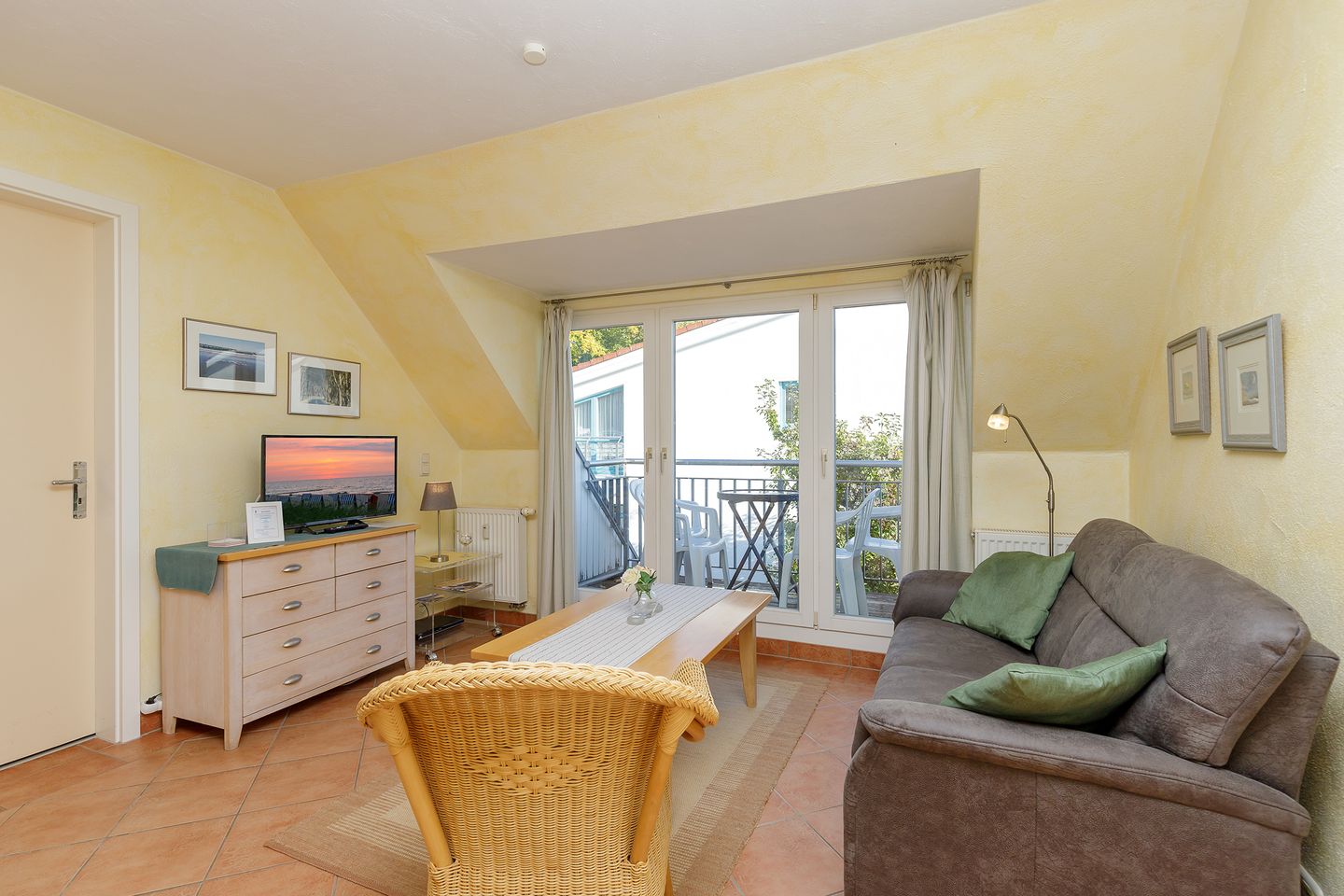 Strandstraße 32 Strandstraße 32-56 Kühlungsborn - Wohn-/Essbereich mit Sitzgelegenheit