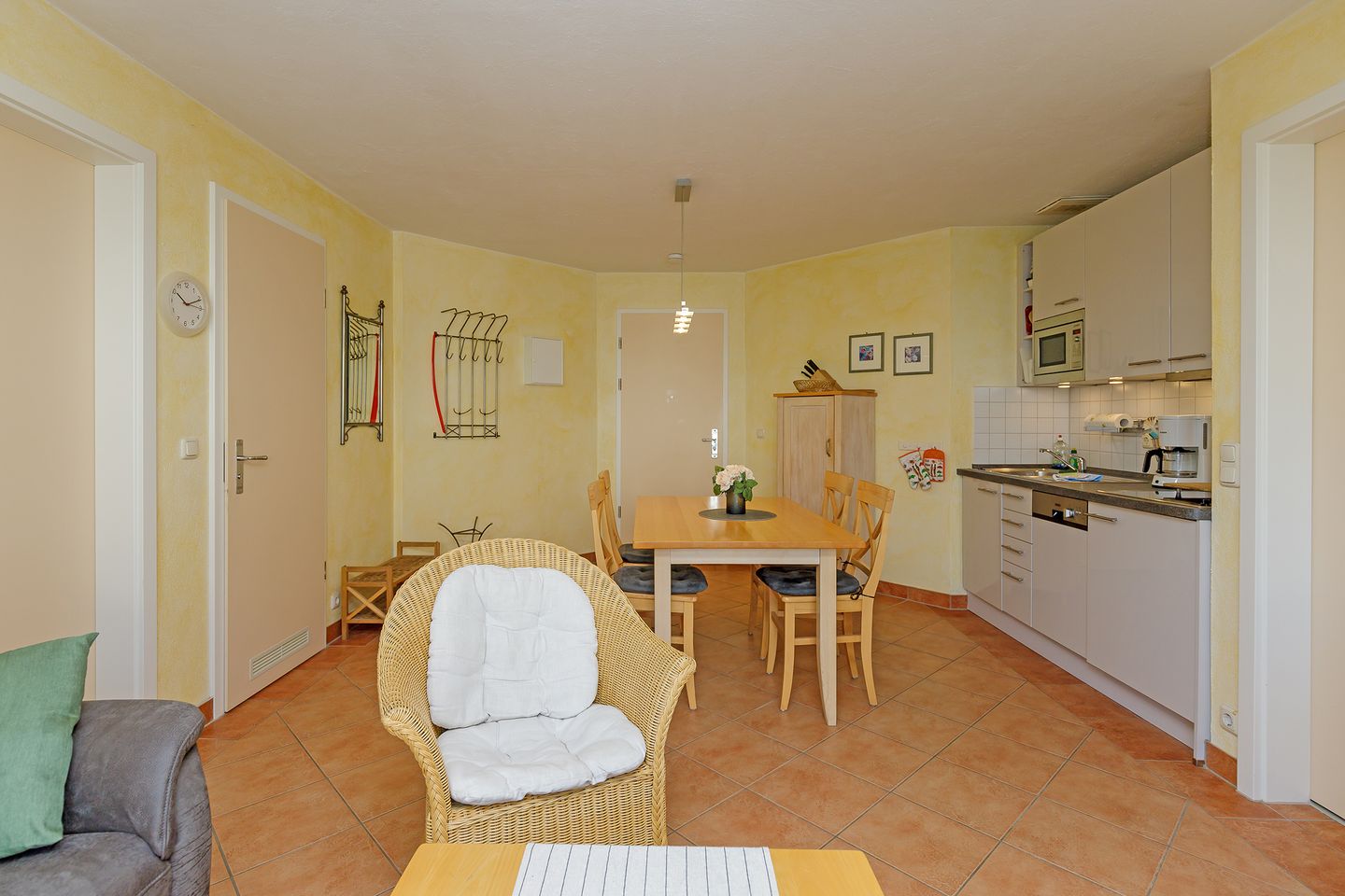 Strandstraße 32 Strandstraße 32-56 Kühlungsborn - Wohnbereich mit Sitzgelegenheit