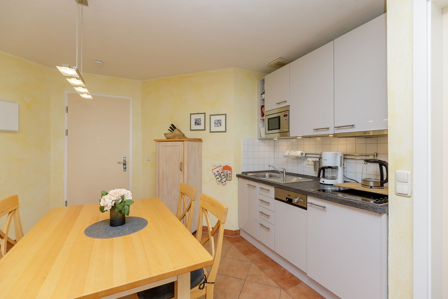 Strandstraße 32 Strandstraße 32-56 Kühlungsborn - Wohn-/Essbereich mit Esstisch