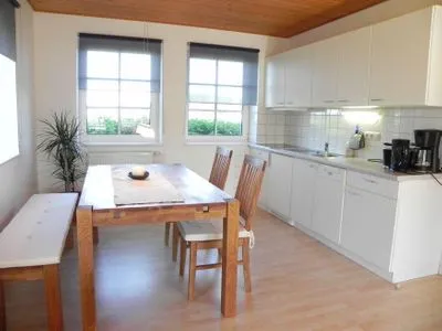Küche in der Ferienwohnung Bi Strun Nebel auf Amrum Haus Nordlicht Ferienwohnung *Bi Strun*