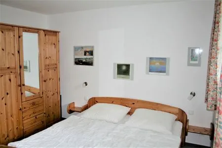 Schlafzimmer mit Doppelbett Achtern Diek Achtern Diek 13a - Wohnung 2