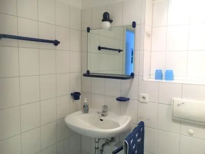 Badezimmer mit Dusche Achtern Diek Achtern Diek 13a - Wohnung 2