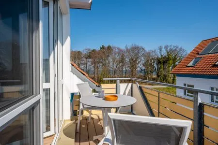 Blick vom Balkon auf die Deichpromenade Residenz am Strand Wohnung 1-17