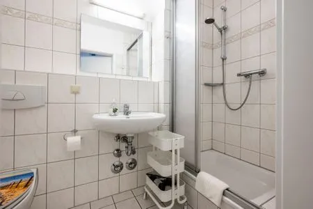 Badezimmer mit Dusche Residenz am Strand Wohnung 1-17