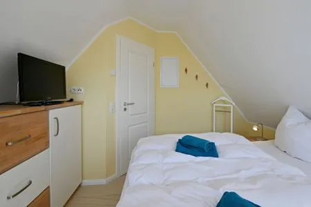 Schlafzimmer mit Doppelbett Kavelweg 13 Kavelweg 13 Wohnung 5