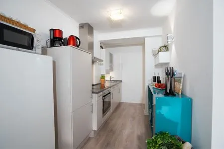 Küche / Küchenzeile (MEI2b) Ferienwohnung "Landkrabbe"