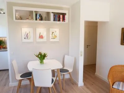 Essplatz in der Ferienwohnung Reethuk in Norddorf auf Amrum Haus Pesel Ferienwohnung *Reethuk*