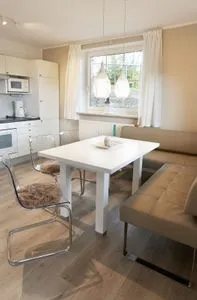 Küche / Küchenzeile Ferienwohnung Seegras - mit SPIELSCHEUNE, direkt am Wittensee