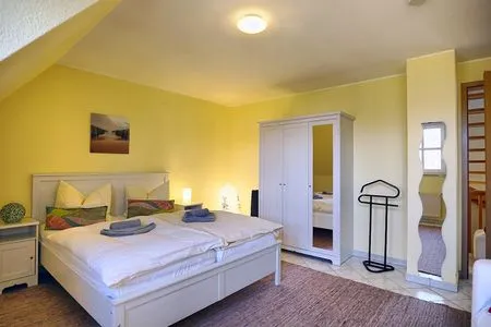 Schlafzimmer mit Doppelbett  Kuttels Koje