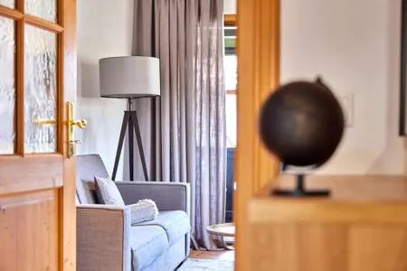 Decorative detail Berghupferl