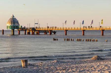 Ferienwohnung Kleine Freiheit Zingst - Seebrücke Zingst mit Tauchgondel  Kleine Freiheit