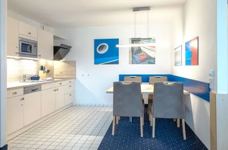 Ferienwohnung Meeresbrise Aparthotel Zingst - Küche und Essbereich  Meeresbrise