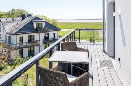 Ferienwohnung Vitus Bering Suite Ostseebad Wustrow ZweiWasser Alte Seefahrtschule Sonnenbalkon  Vitus Bering Suite