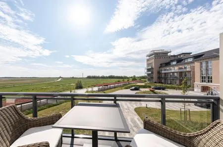 Ferienwohnung Störtebeker Suite Ostseebad Wustrow ZweiWasser Alte Seefahrtschule Sonnenbalkon mit Ausblick  Störtebeker Suite