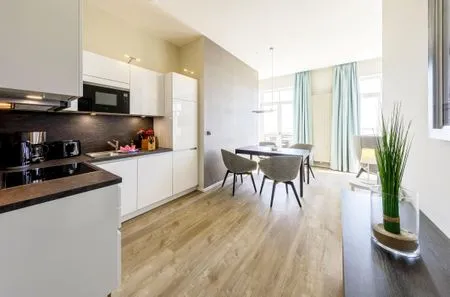 Ferienwohnung Wellenmeer Ostseebad Wustrow ZweiWasser Alte Seefahrtschule Küche und Essbereich  Wellenmeer