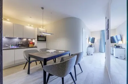 Ferienwohnung Boddensonne Ostseebad Wustrow ZweiWasser Alte Seefahrtschule Essbereich mit voll ausgestatteter Küche  Boddensonne