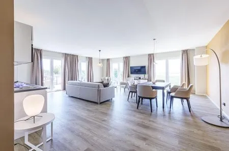 Ferienwohnung Boddendeck Ostseebad Wustrow ZweiWasser Alte Seefahrtschule Lichtdurchflutetes Wohnzimmer  Boddendeck