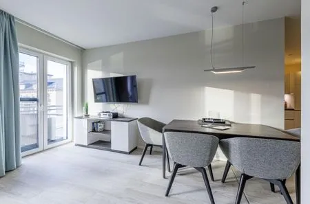 Ferienwohnung Boddenzauber Ostseebad Wustrow ZweiWasser Alte Seefahrtschule LichtdurchfluteterEssbereich  Boddenzauber