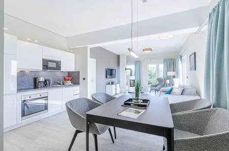 Ferienwohnung Rundblick Ostseebad Wustrow ZweiWasser Alte Seefahrtschule Küche und Essbereich  Rundblick