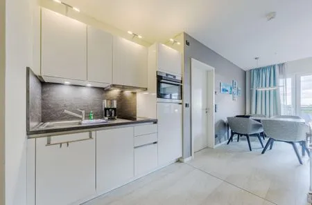 Ferienwohnung Sommerperle Ostseebad Wustrow ZweiWasser Alte Seefahrtschule Küche und Essbereich  Sommerperle