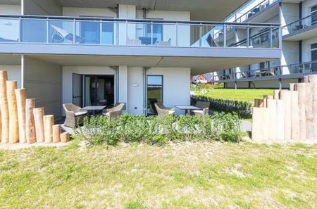 Ferienwohnung Großer Strandkorb Ostseebad Wustrow ZweiWasser Alte Seefahrtschule Aussenbereich  Großer Strandkorb