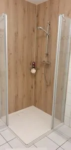 Badezimmer mit Dusche Parkresidenz am Hafen Wohnung HF 32
