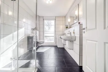 Badezimmer mit Dusche Hafenstrasse 15 in Prerow Ephelia in Prerow