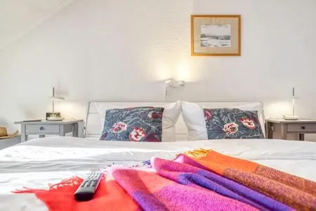 Schlafzimmer mit Doppelbett Ferienpark Freesenbruch Reihenhaus 7a - Otter