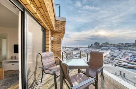 Ferienwohnung Wohlfühloase Hafenresidenz Waren (Müritz) - Balkon mit Seeblick  Wohlfühloase