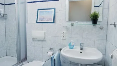 Badezimmer mit Dusche Achtern Diek Achtern Diek 12b - Wohnung 1