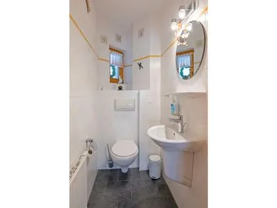 Gäste-WC Ferienpark Freesenbruch Reihenhaus 5a - Eichhörnchen