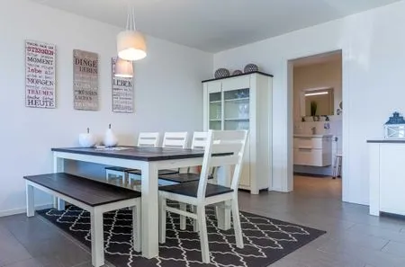 Ferienwohnung Atlantica Hafenresidenz Waren (Müritz) - Wohnzimmer Esstisch  Atlantica