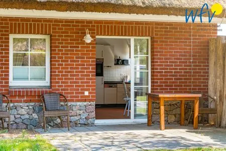 Terrasse Ferienhaus am Gutspark Dranske Ferienwohnung Sonnenmeer