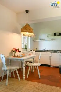 Küche / Küchenzeile Ferienhaus am Gutspark Dranske Ferienwohnung Heiderose